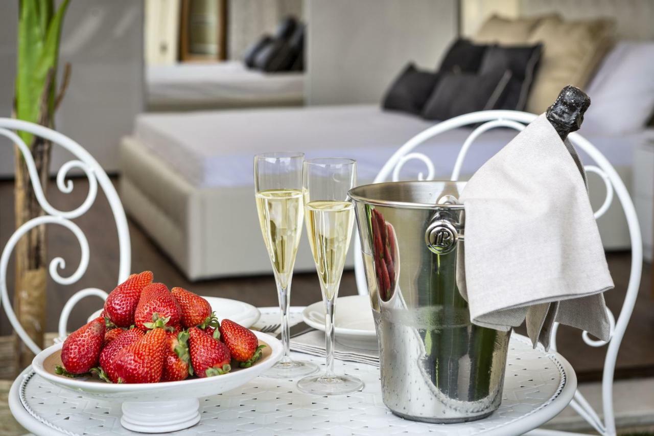 Luxury Rooms & Suites ออลเบีย ภายนอก รูปภาพ